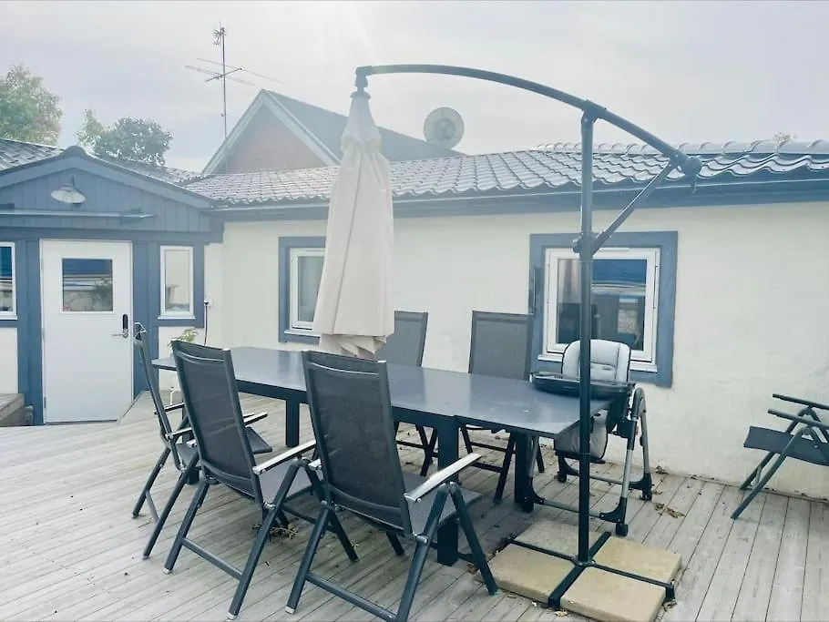 Vila 50 M2 Private House Near City, Pool Garden Sauna! Stockholm